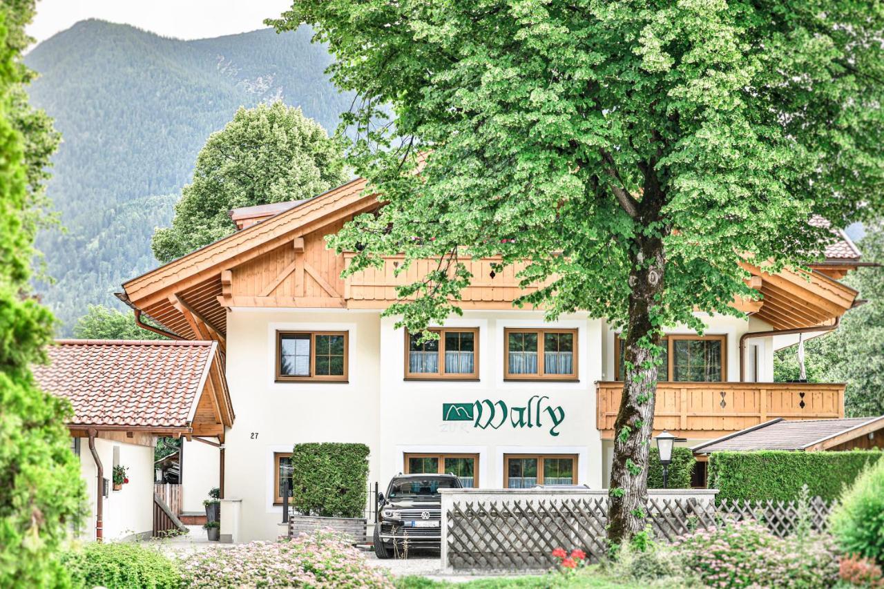 Ferienwohnungen "Zur Wally", Apartment Sauba Garmisch-Partenkirchen Eksteriør billede